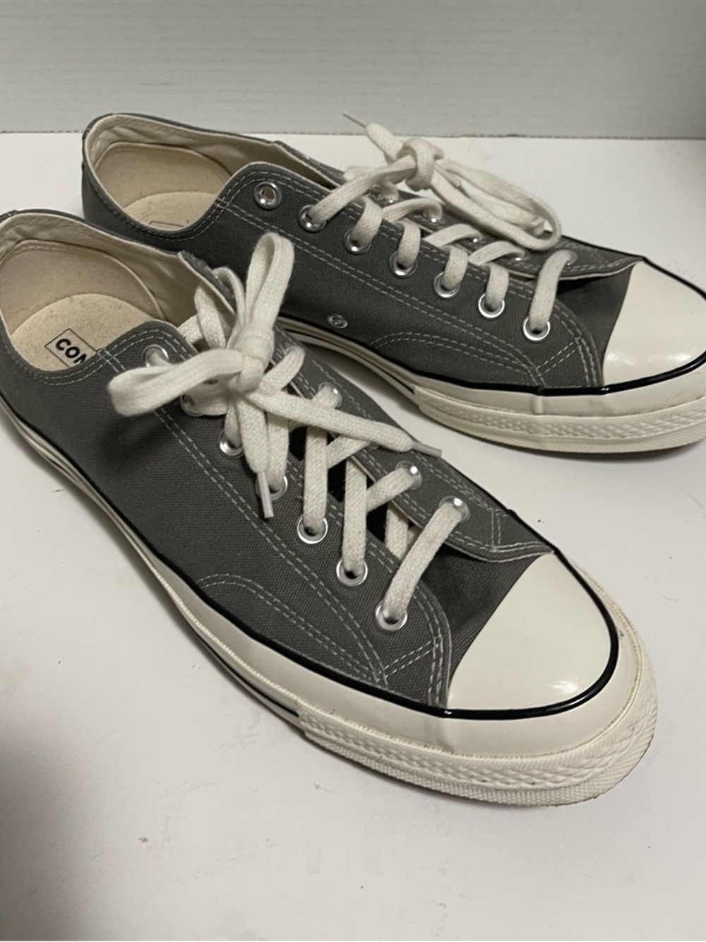Converse Low-Top Sneakers in Gray and White Canvas size 10.5 - Picture 6 of 6